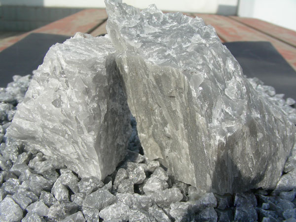 DENSE FUSED ALUMINA